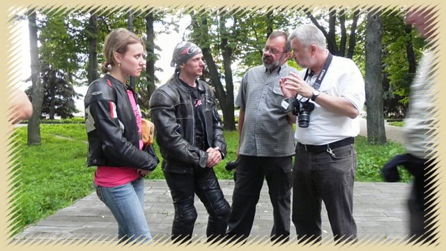 022susdal__stdtfuehrung._nicht_jede_erklaerung_kann_sofort_verstanden_werden__manchmal_so_wie_hier_muss_nachgefragt_werden..jpg